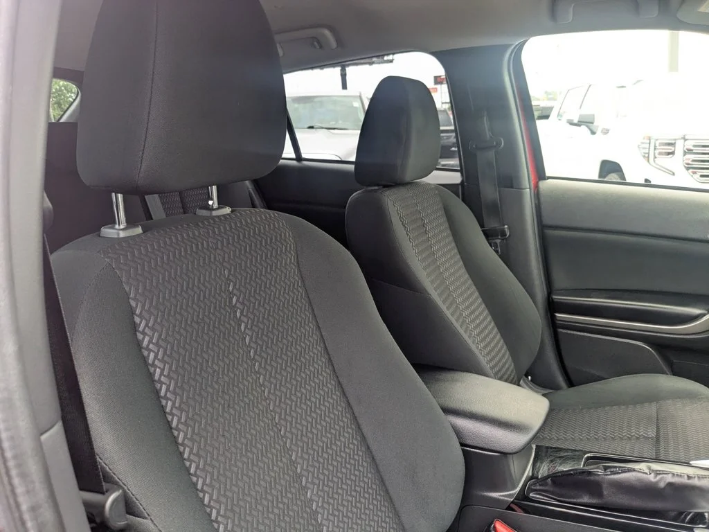 Used 2024  Mitsubishi LE image 27