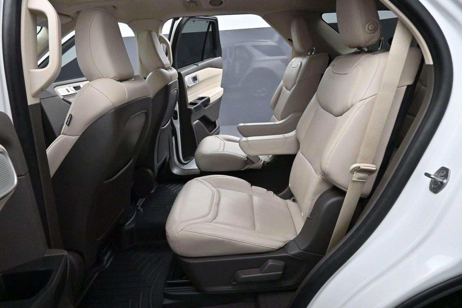 Used 2020 Star White Metallic Tri-Coat Ford Platinum image 31