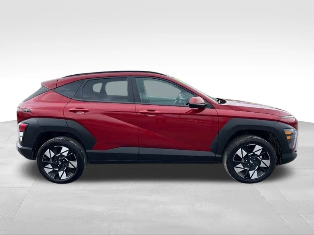 Used 2025 Red Hyundai SEL image 4