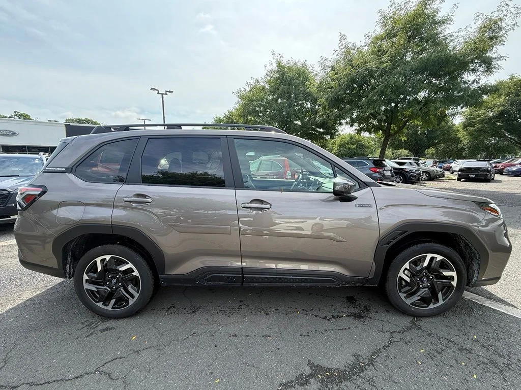 Used 2025 Brilliant Bronze Metallic Subaru Premium image 5