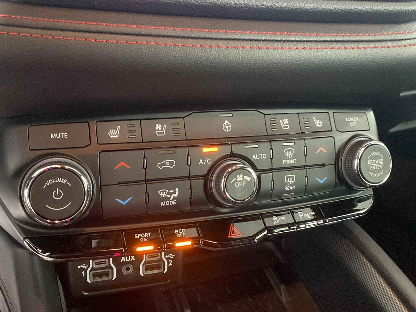 Used 2025 Vapour Grey Dodge R/T image 11