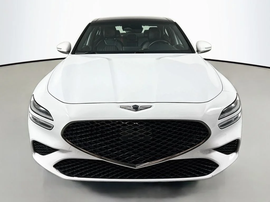 Used 2022 White Genesis 3.3T image 6