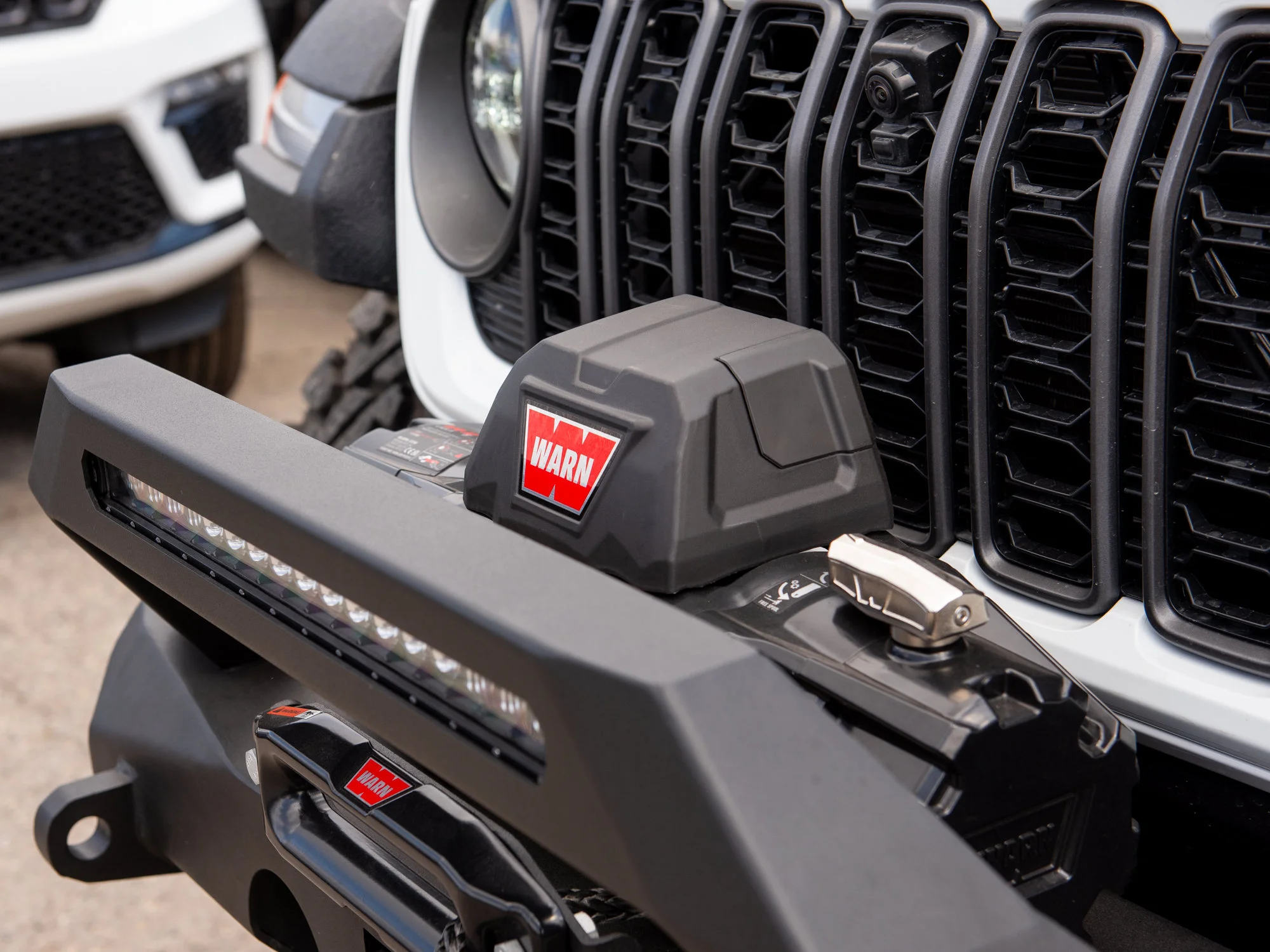 Used 2026 White Jeep Moab 392*, Winch, 37 Inch Tires, Fuel Wheels, Steel Bumper, Pod Lights image 3