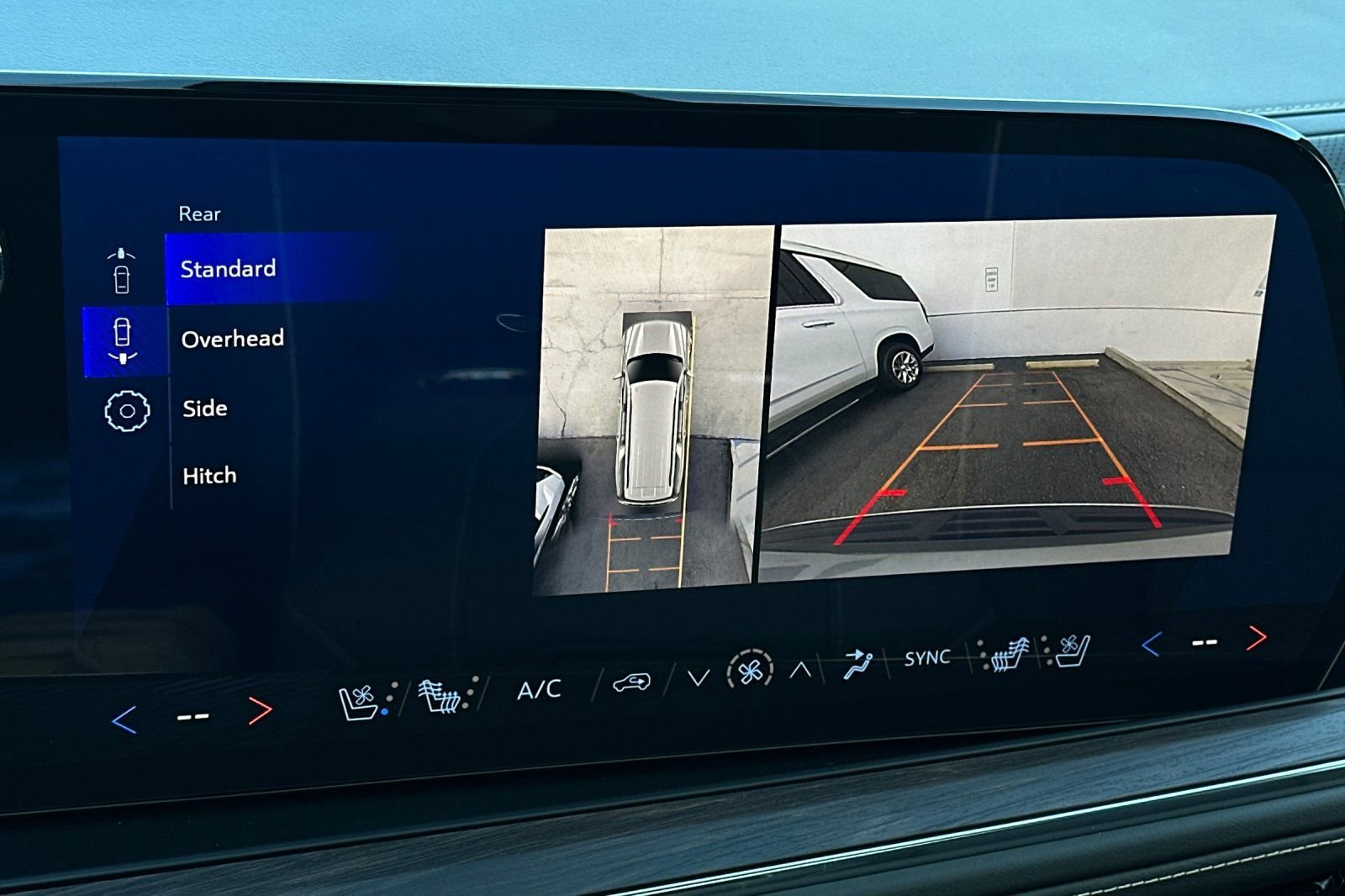 2025 Chevrolet Suburban Premier - Photo 22