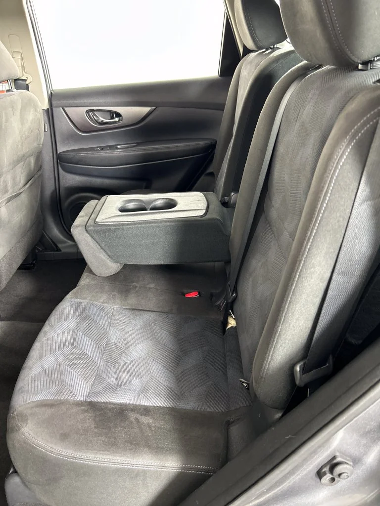 Used 2015 Gray Nissan S image 17