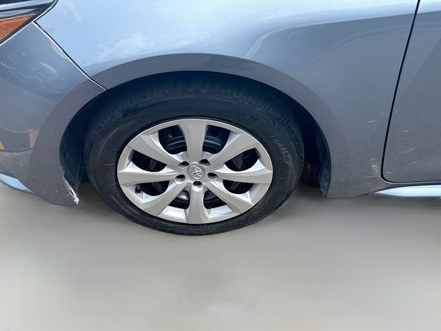 Used 2022  Toyota LE image 29
