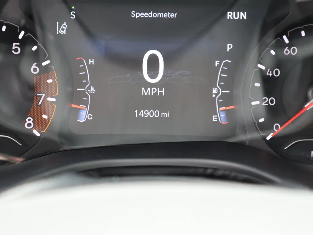 Used 2024 Gray Jeep Latitude Lux image 29