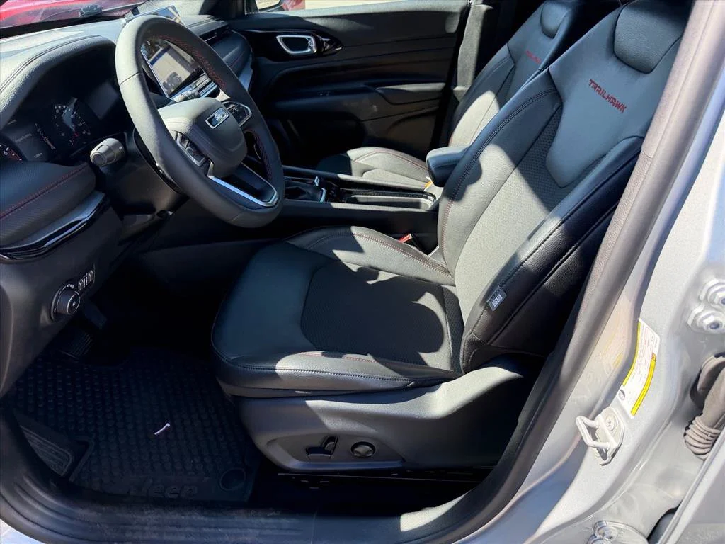 Used 2026 Silver Jeep Trailhawk image 8