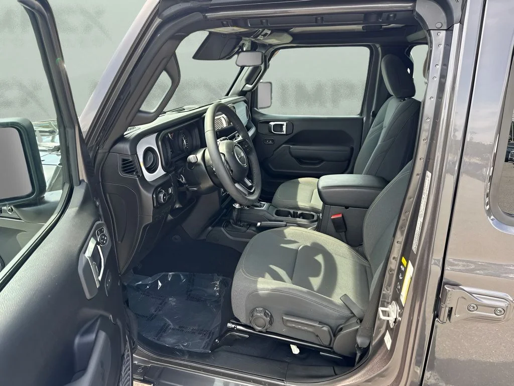 Used 2025 Gray Jeep Sport S image 9