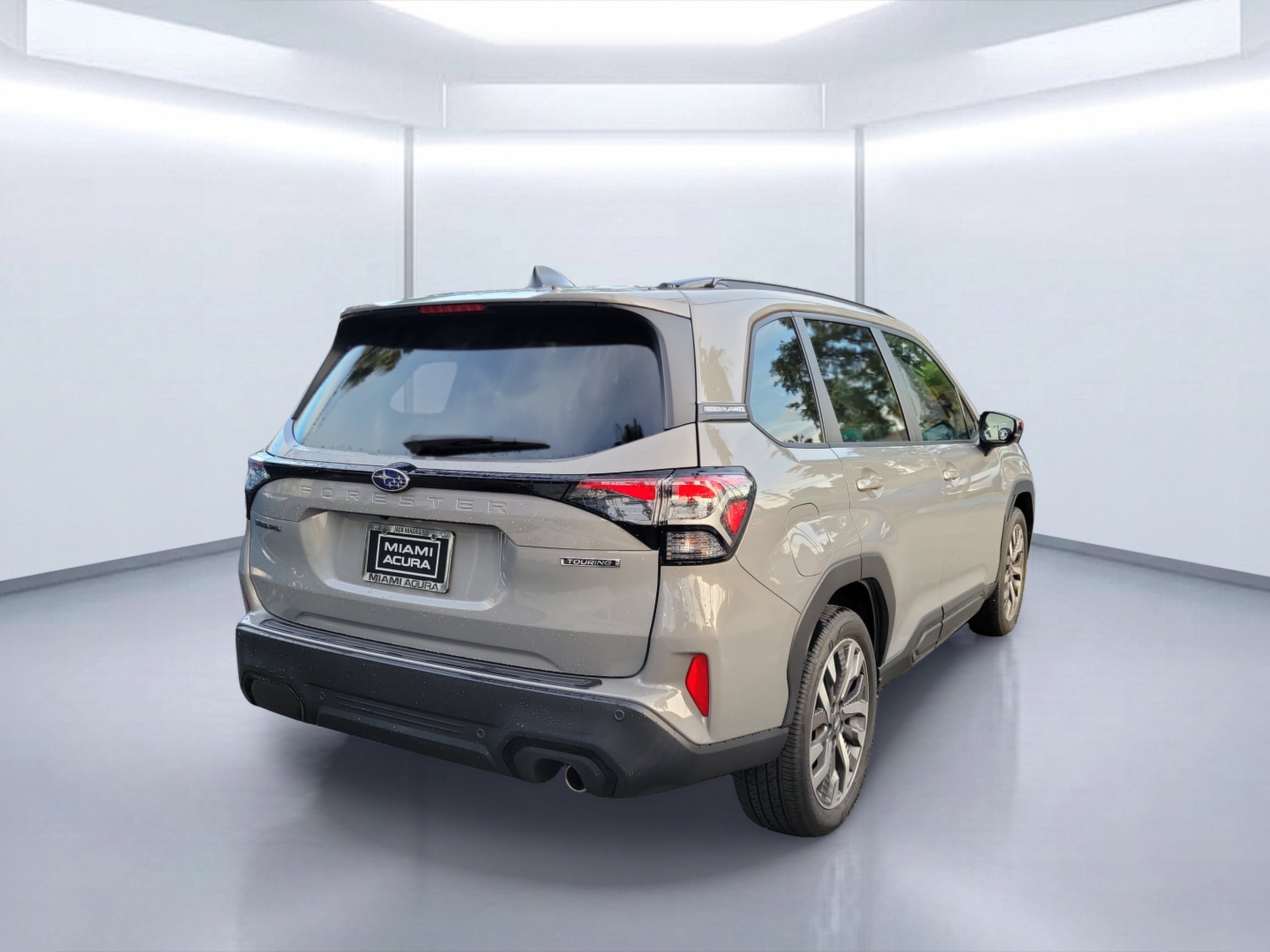 Used 2025 River Rock Pearl Subaru Touring image 4
