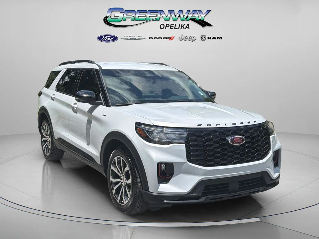 2026 Ford Explorer ST-LINE RWD's photo
