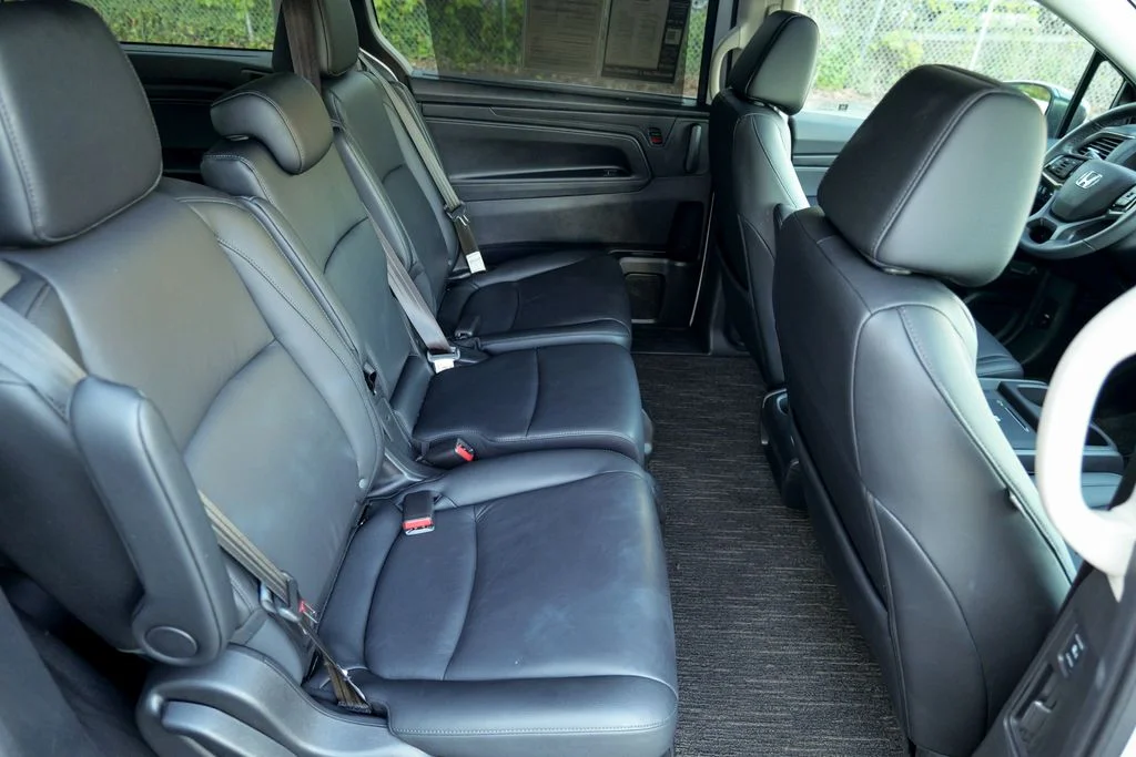 Used 2025 White Honda EX-L image 29