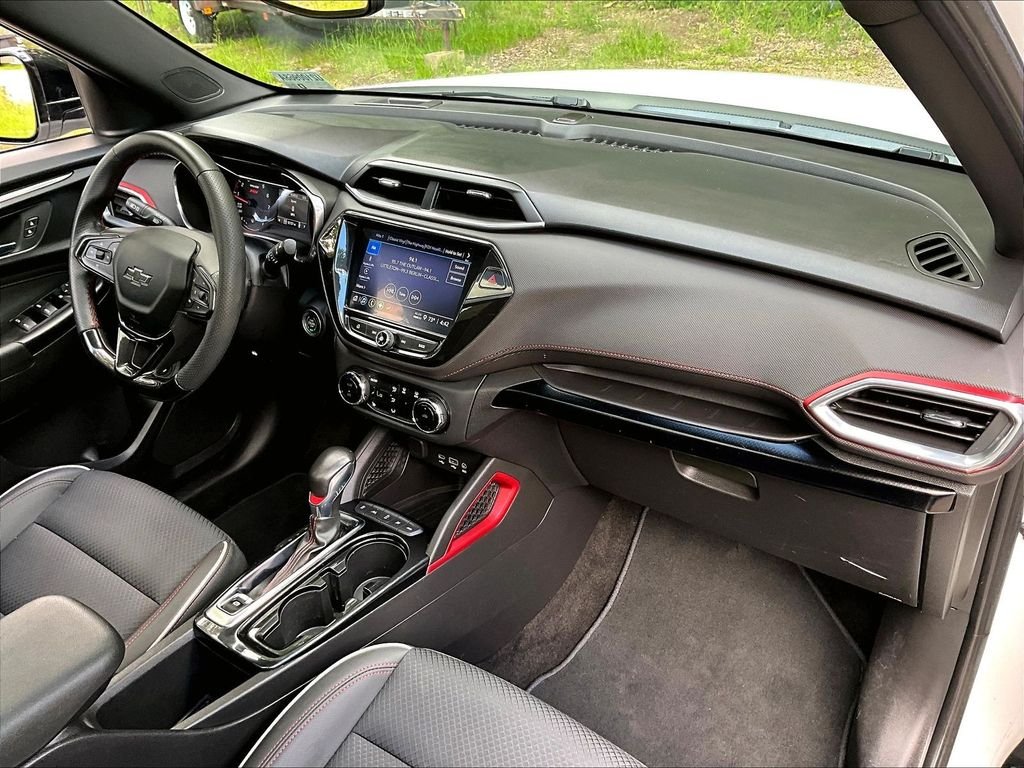 Used 2021 Summit White Chevrolet RS image 14