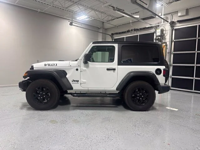 Used 2022 White Jeep Willys image 11