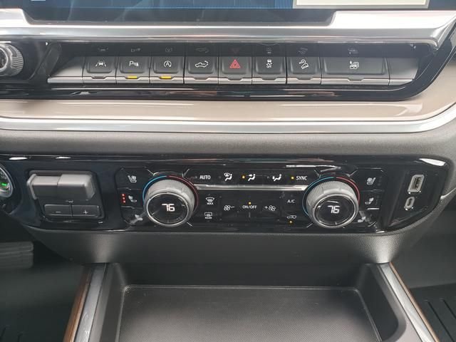 Used 2022 Black Chevrolet High Country image 19
