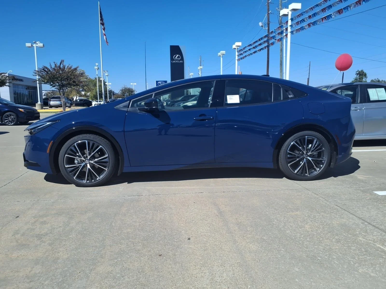 New 2027 Reservoir Blue Toyota  XLE image 2