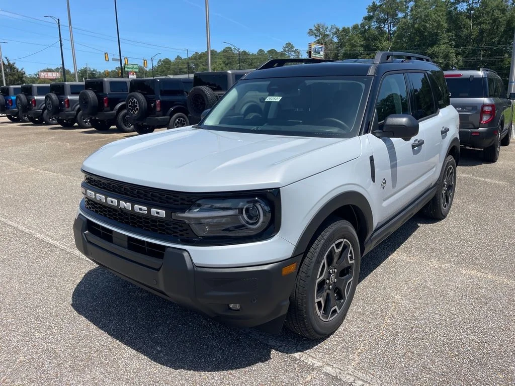 New 2026 Space White Metallic Ford Outer Banks® image 2