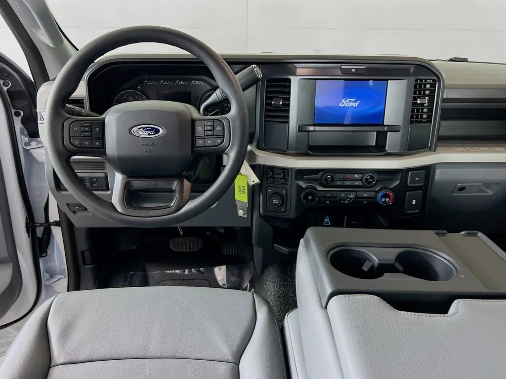 New 2026 Oxford White Ford XL image 22
