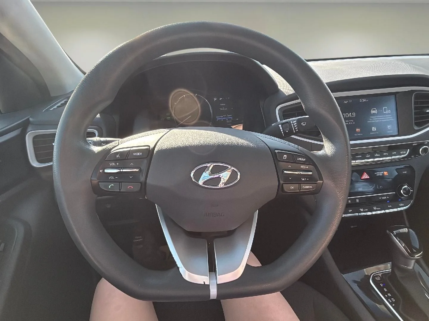 Used 2018 Silver Hyundai Blue image 8