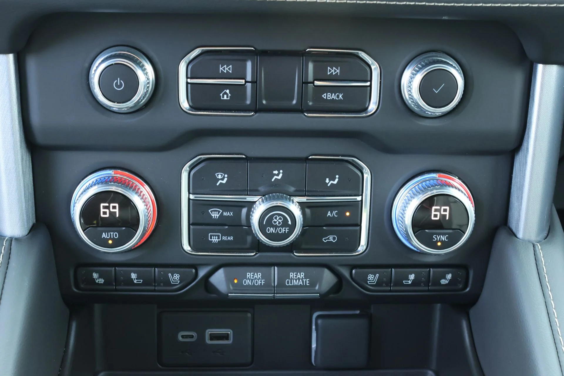 Used 2023 Blue GMC SLT image 17