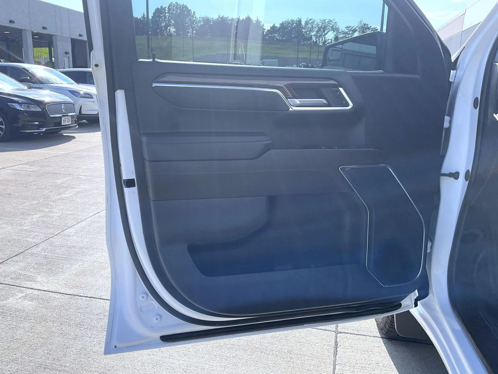 Used 2024 White Chevrolet RST image 10