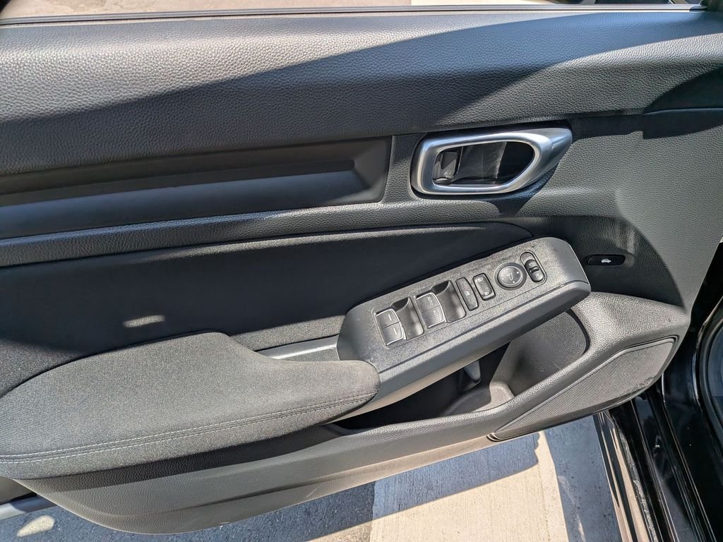 Used 2024  Honda Sport image 14