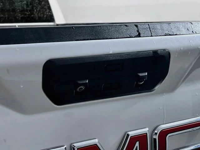 Used 2021 White GMC SLT image 29
