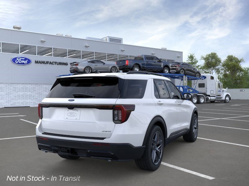 New 2026 Star White Metallic Tri-Coat Ford ST-Line image 8