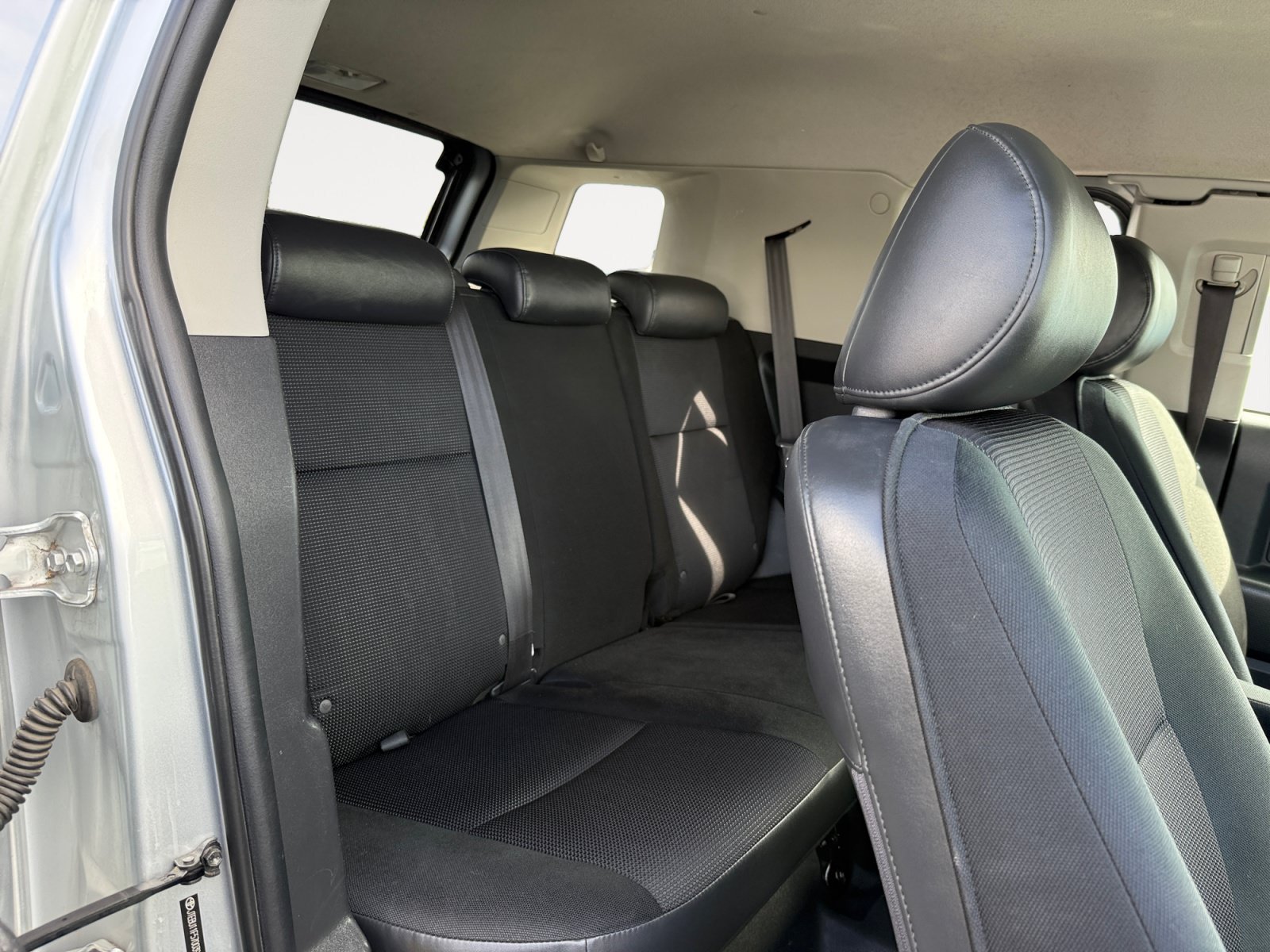 Used 2007 Titanium Metallic Toyota Base image 18