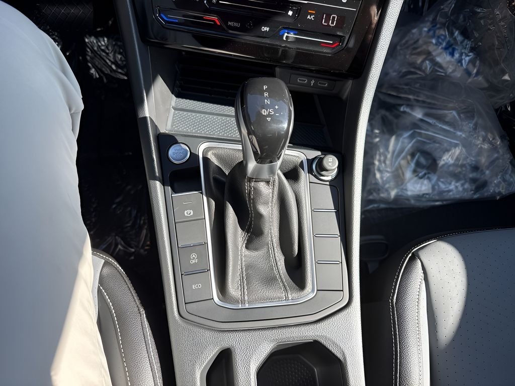 2025 Volkswagen Jetta SE - Photo 22