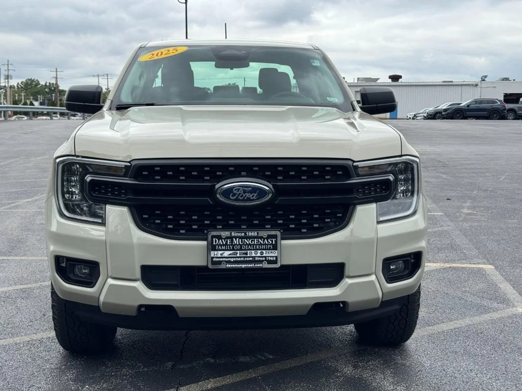 Used 2025 Beige Ford XL image 14