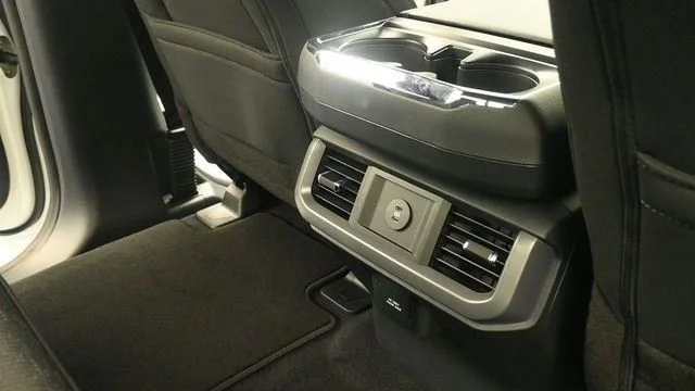 New 2026 Oxford White Ford XLT image 20
