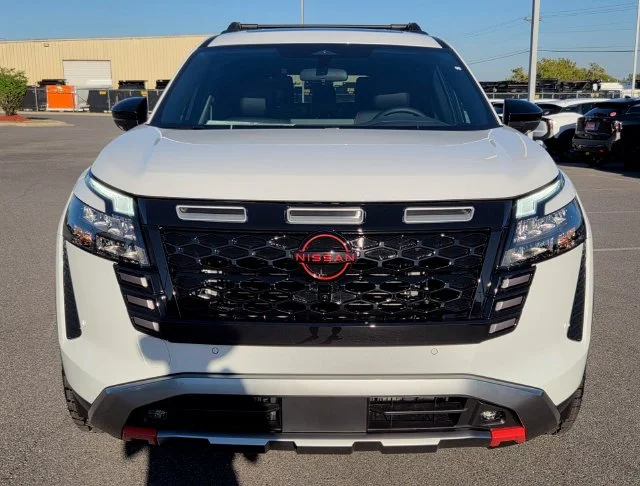 New 2026 Everest White Pearl TriCoat Nissan Rock Creek® image 6