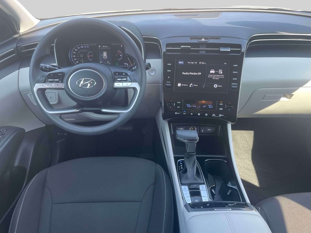 Used 2024 White Hyundai SEL image 13