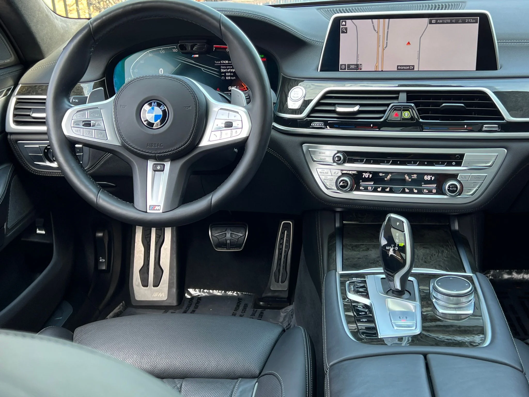 Used 2022 Blue BMW 750i xDrive image 17