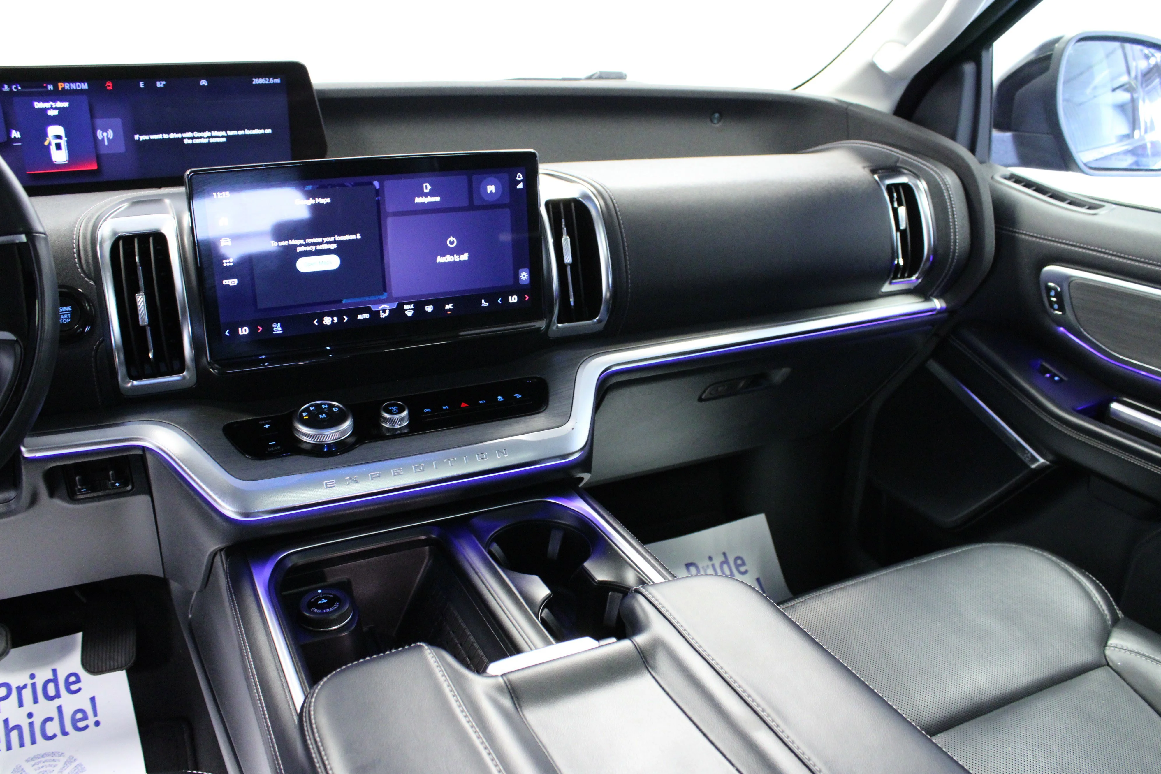 Used 2025 Black Metallic Ford Platinum image 20