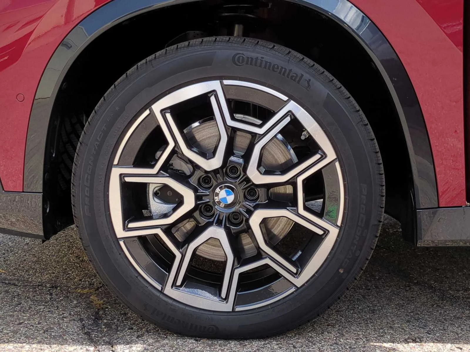 New 2026 Vegas Red Metallic BMW xDrive28i image 14