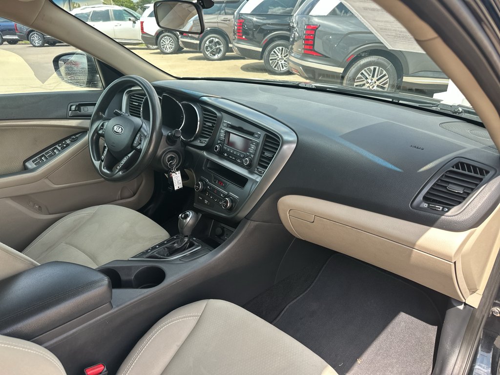 Used 2013 Ebony Black Kia LX image 5