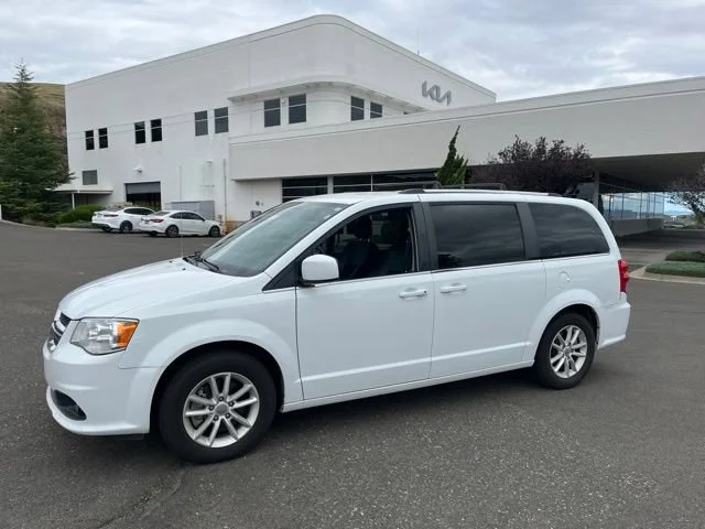 Used 2019 White Knuckle Clearcoat Dodge SXT image 2