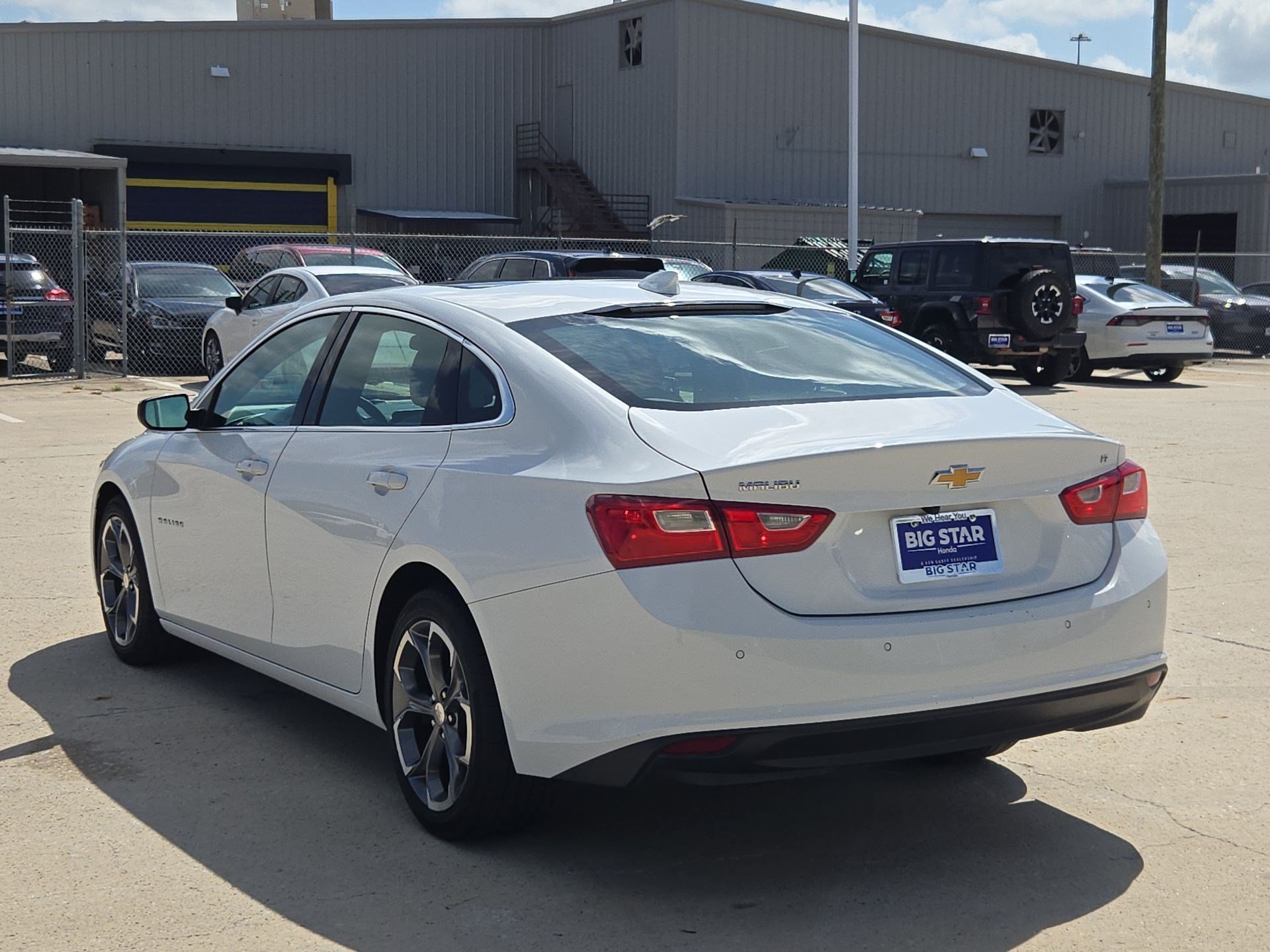 Used 2024 Summit White Chevrolet LT image 5