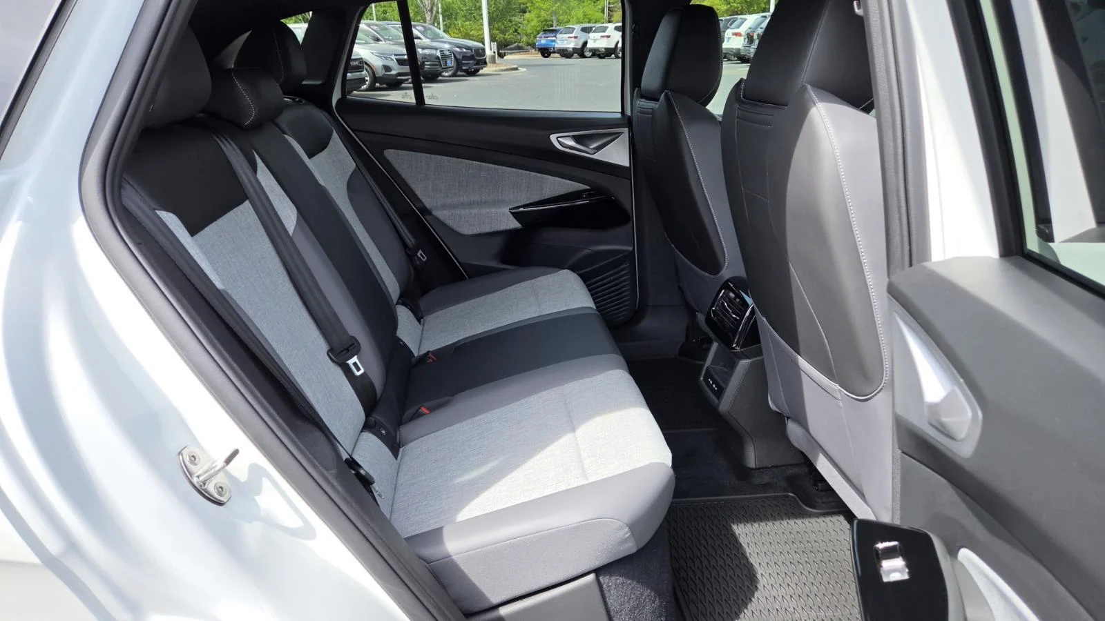 New 2026 Opal White Pearl Volkswagen Pro image 50