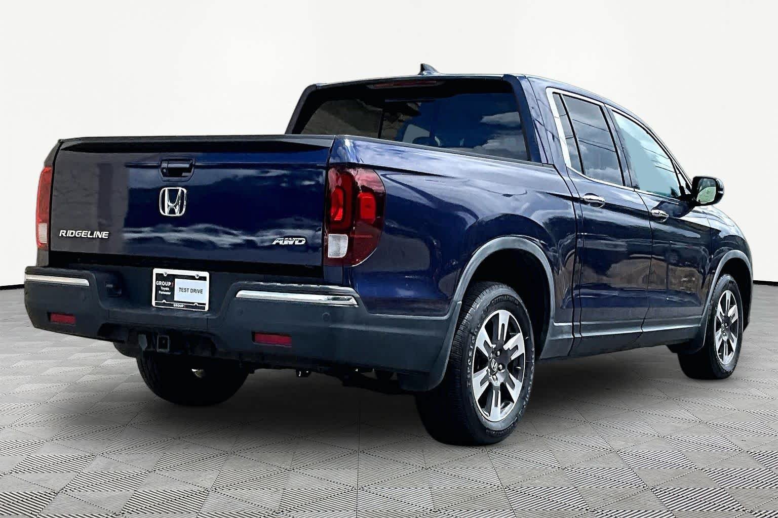 Used 2018 Obsidian Blue Pearl Honda RTL-E image 13