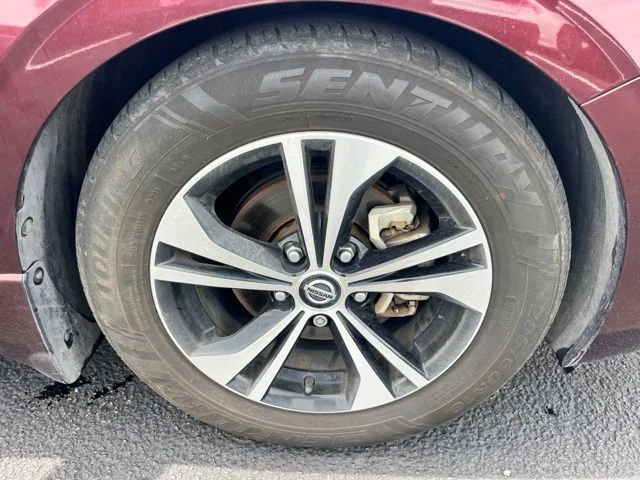 Used 2022  Nissan SV image 10