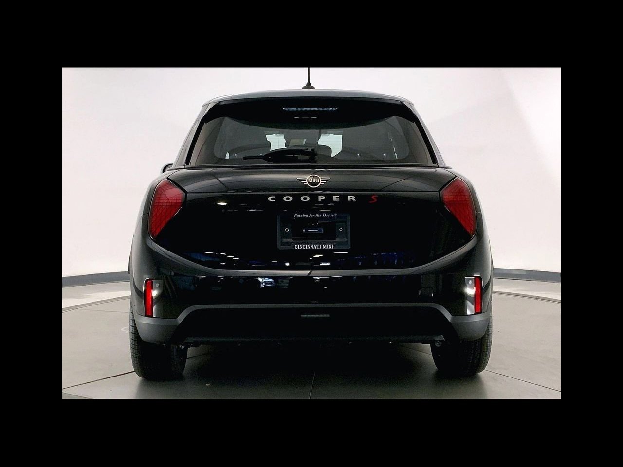 New 2026 Midnight Black II Metallic MINI ICONIC image 3