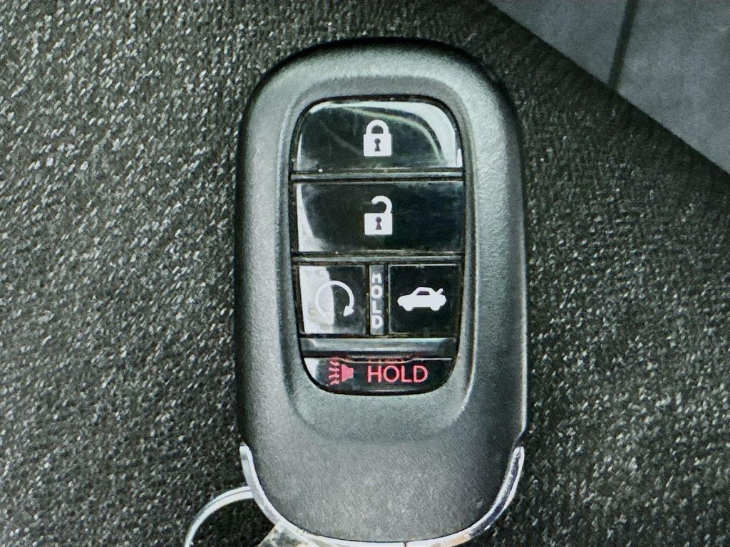 Used 2023 White Honda EX image 36