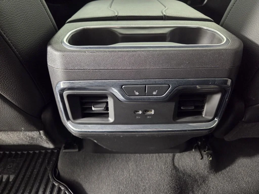 Used 2024 Onyx Black GMC Denali image 27