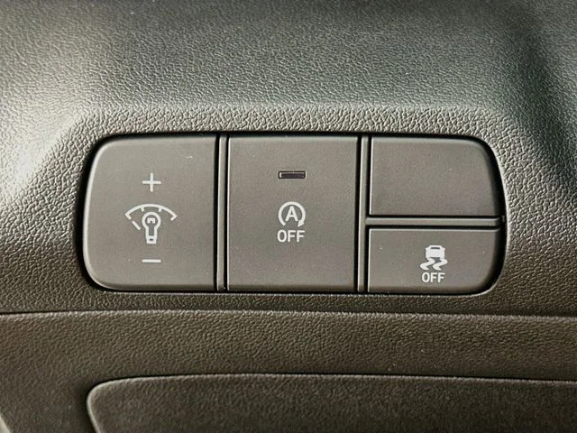 New 2026 Hyundai ELANTRA SE