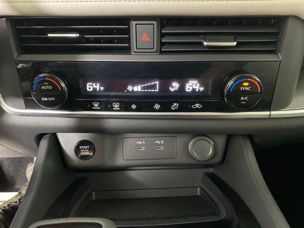 Used 2025 White Pearl Nissan SV image 16