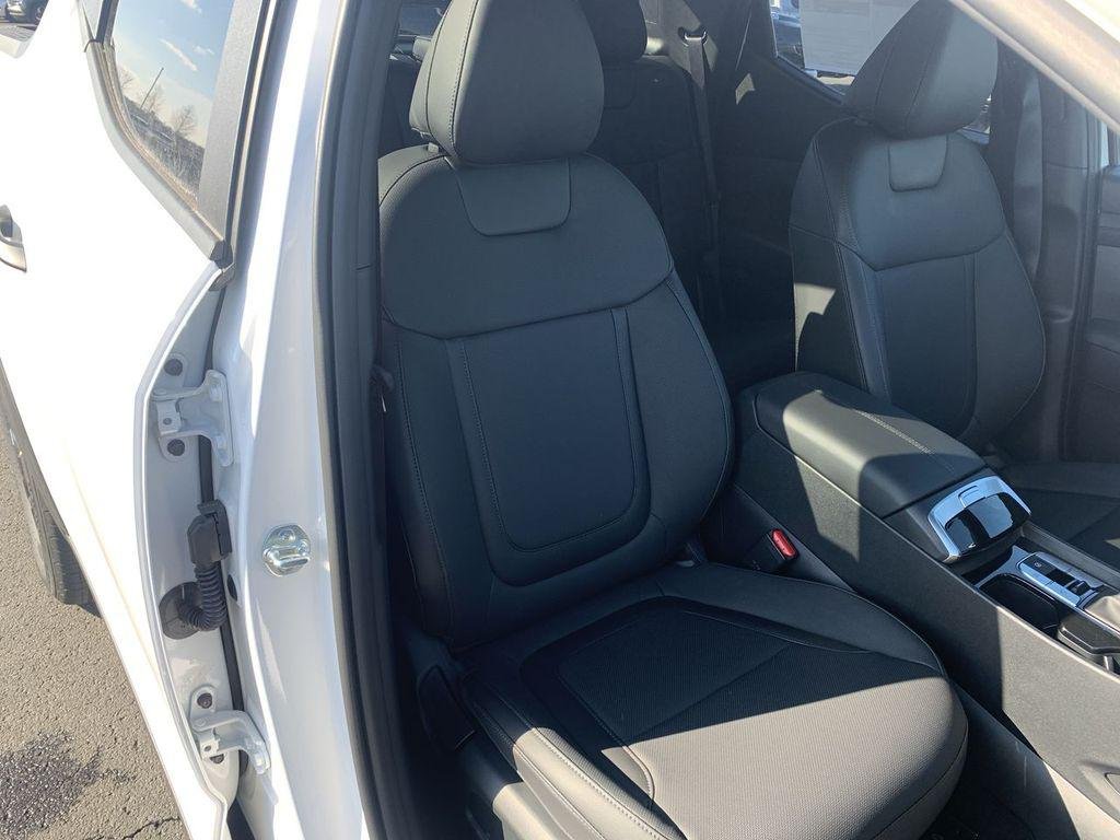 New 2026 White Hyundai SEL AWD image 24