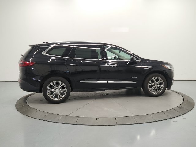 Used 2018 Black Buick Avenir image 9